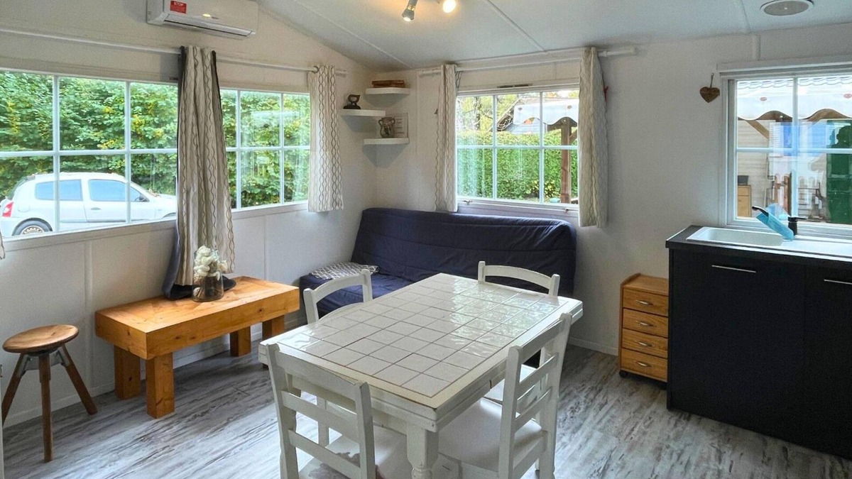 Verchaix Apartment | Spacious mobile home + terrace !, Spacious mobile home + terrace !