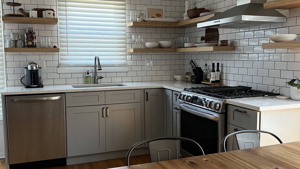Margate City House | Spacious, modern beach cottage in Margate one mile from the beach