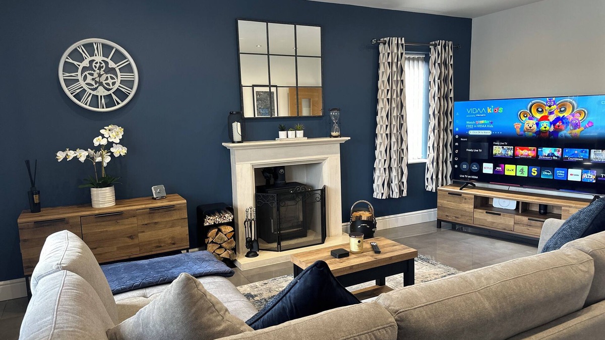 Sherwood Forest House | Spacious, Modern & Quiet Bungalow with hot tub