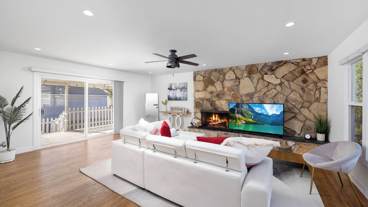 North Tustin House | Spacious Modern Home Minutes to Disneyland