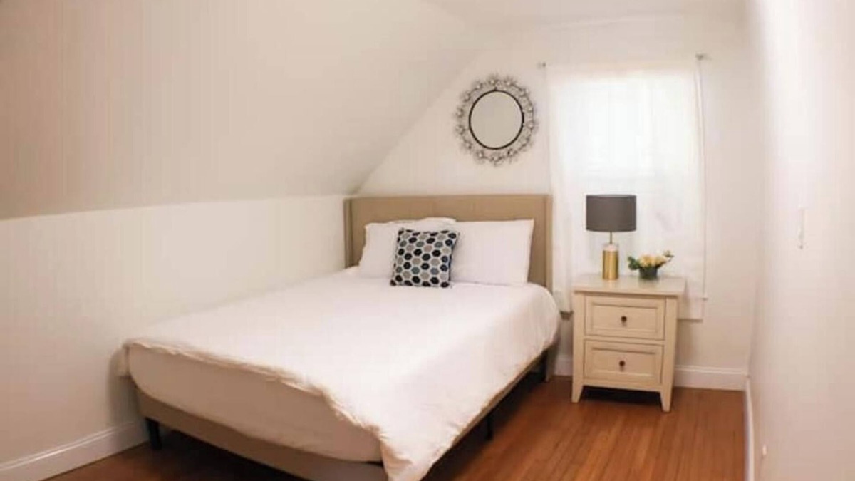 Lynn Apartment | Spacious & Modern House close to BOS & Salem