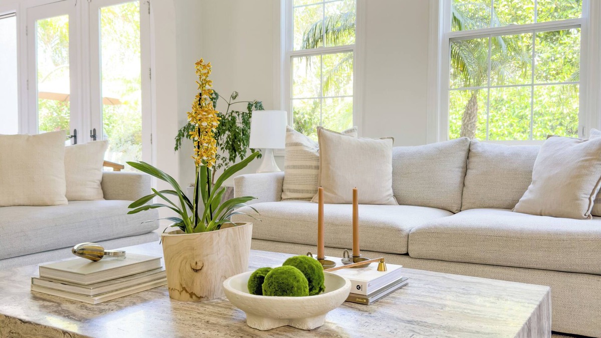 Playa Del Rey House | Spacious Modern Spanish House on the Coastal Bluffs near the Beach