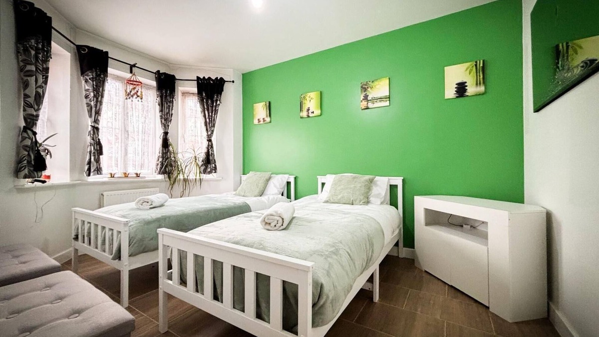 Birmingham House | Spacious Modern Townhouse, Discounts on long stays!