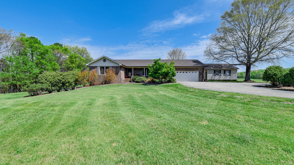Southmont House | Spacious Mount Pleasant Home w/Grill & Yard!