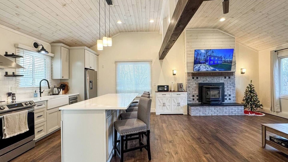 East Haven Rutland County House | Spacious Mountain Retreat–Near Killington & Downtown