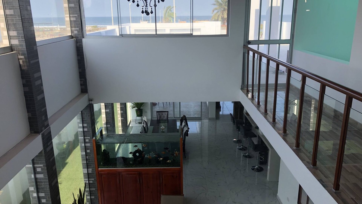 Pisco House | Spacious Newer House By The Beach