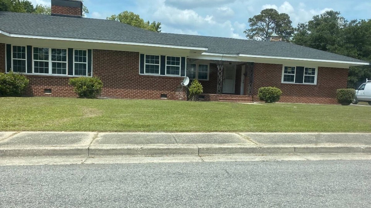 Lumberton House | Spacious, Newly Renovated 3BR Gem in Lumberton
