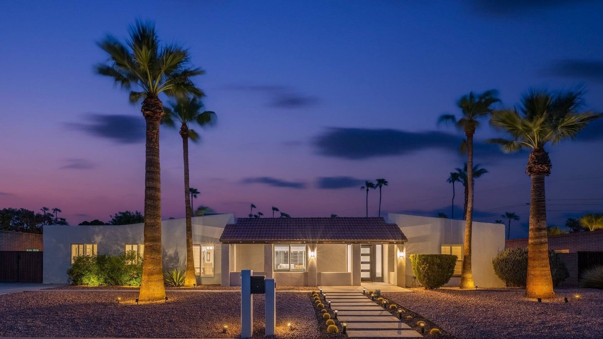 Raskin Estates House | Spacious Oasis - Huge Backyard w/Fire pit + Pool