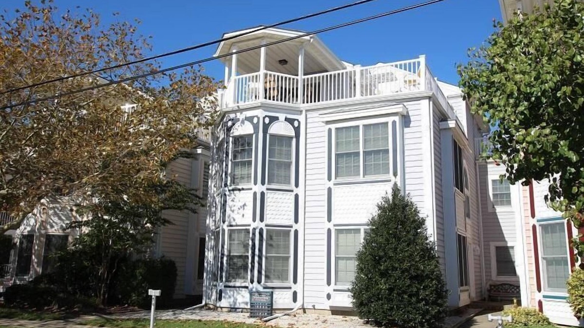 Sussex County House | Spacious Ocean Block Townhouse: Steps to Beach, Boardwalk, Shops, & Ocean Views!