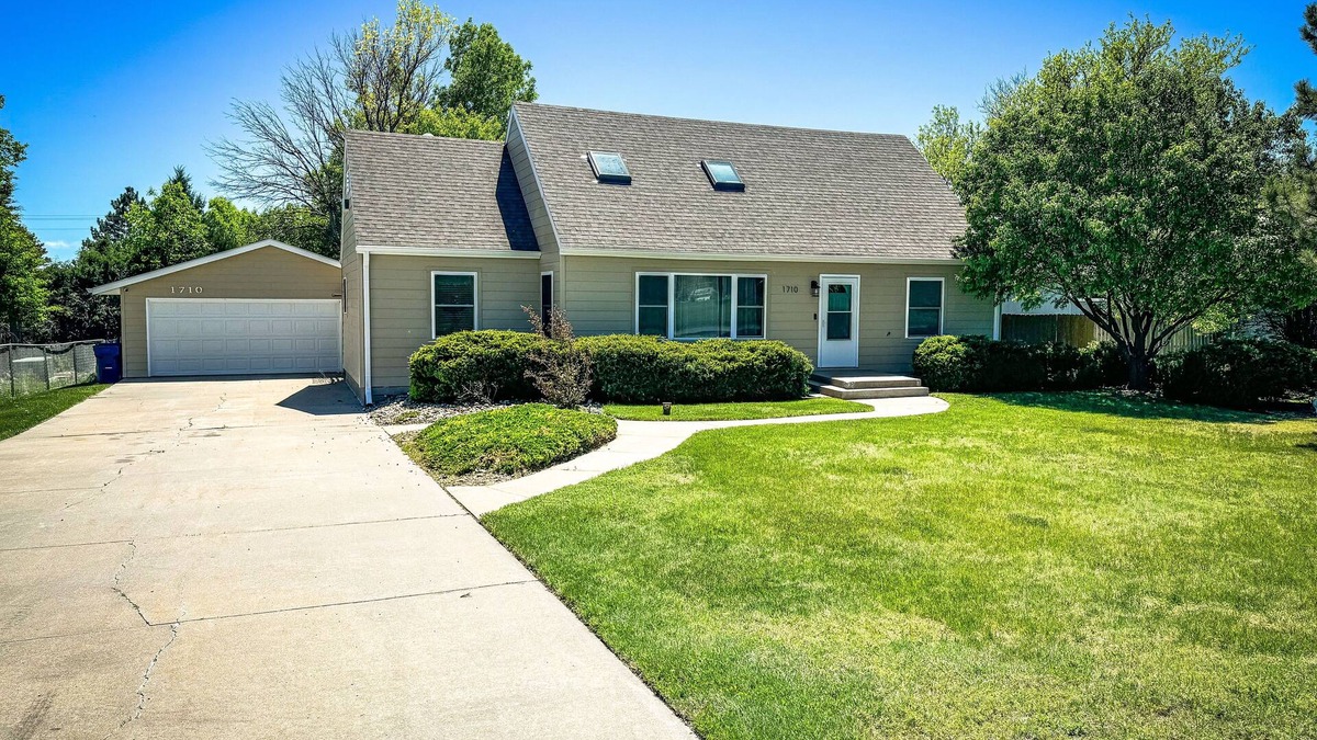 Ogallala House | Spacious Ogallala Home! 12 min to Lake McConaughy, Hunting Retreat, Dog Friendly