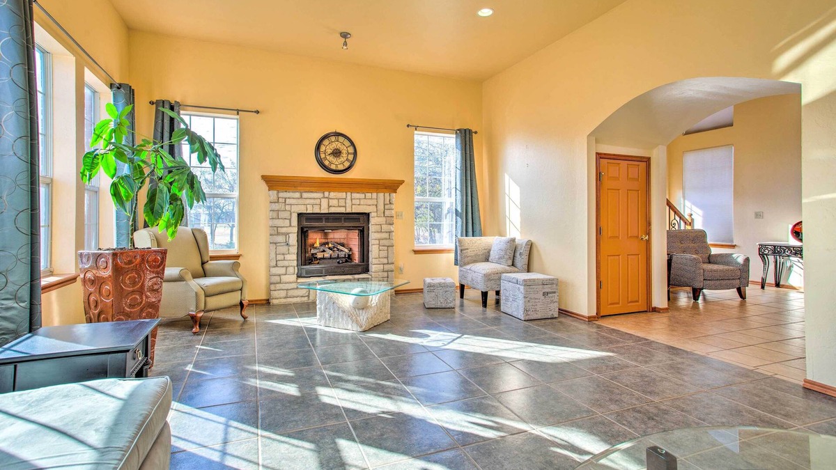 Wheatland House | Spacious Oklahoma Country Estate on 2 Acres!