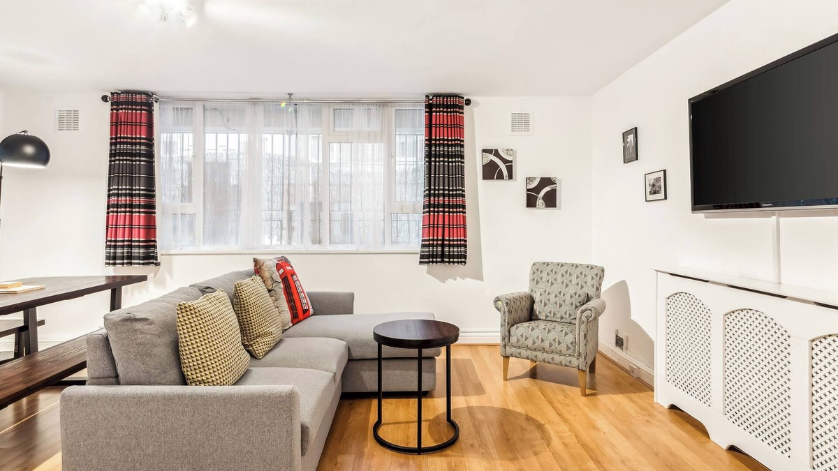 Bunhill Apartment | Spacious one bed ground floor apartment