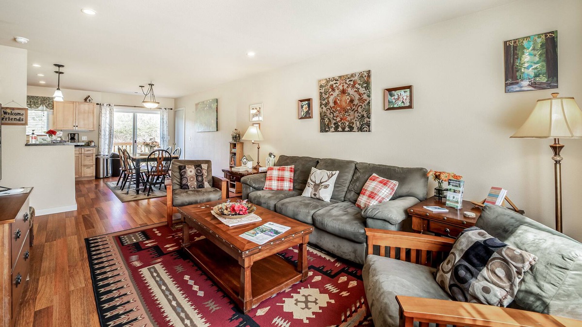 Orick Cabin | Spacious Outdoorsy Retreat w/ Free WiFi, Gas Grill, Large Deck & Ideal Location
