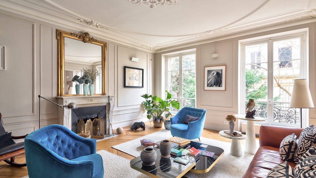Quartier de Rochechouart Apartment | Spacious Parisian Apartment in Historic building, Private Garden