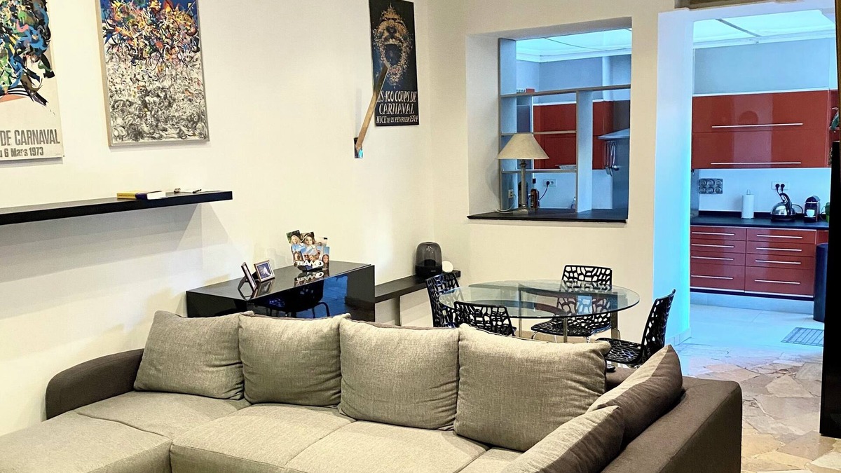 Carabacel Apartment | Spacious, Perfect location (Near by "Nicetoile"). Little garden.