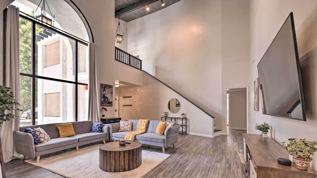 Midtown House | Spacious Phoenix Abode w/ Meditation Room!