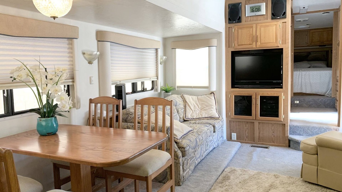Lancaster House | Spacious, Private, and Affordable RV