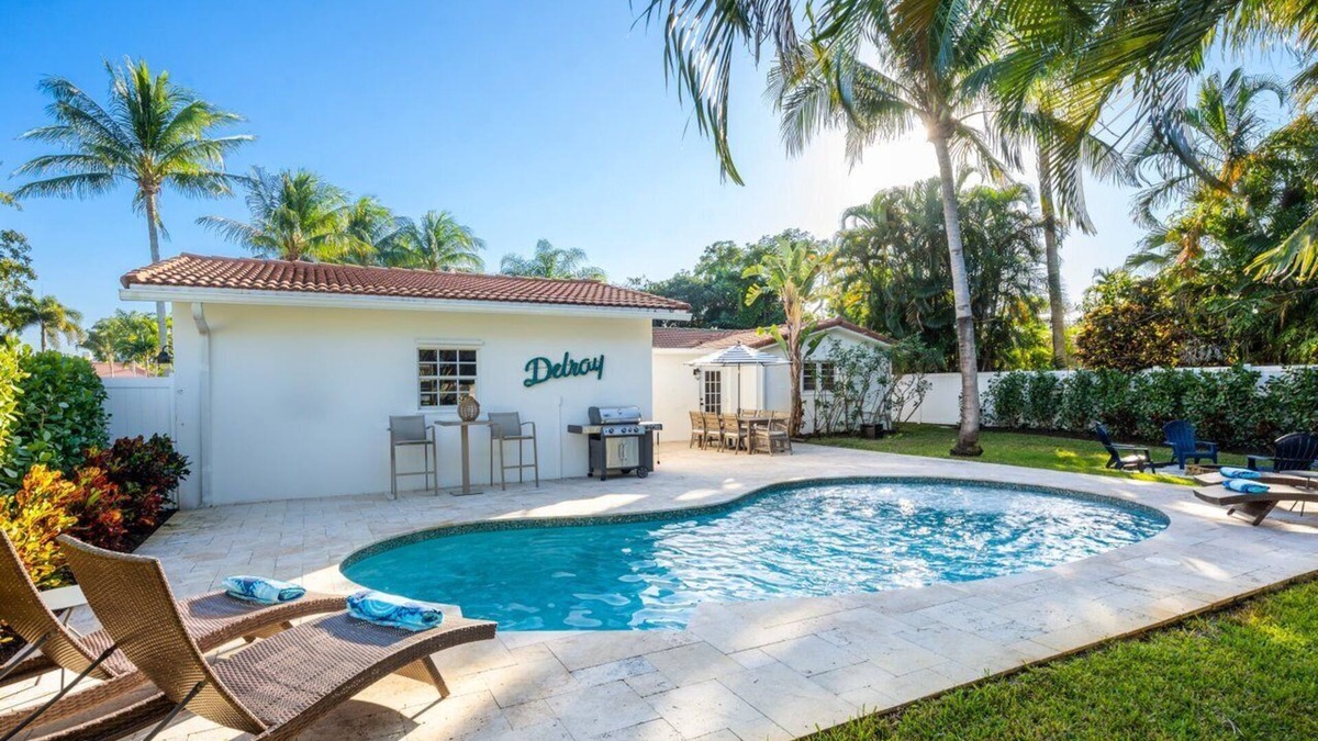 Lake Ida Shores House | Spacious Private Pool Oasis