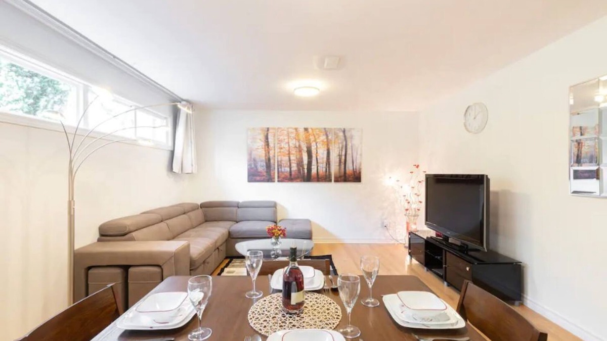 Willowdale House | SPACIOUS PRIVATE SUITE W/BACKYARD (YONGE & FINCH)