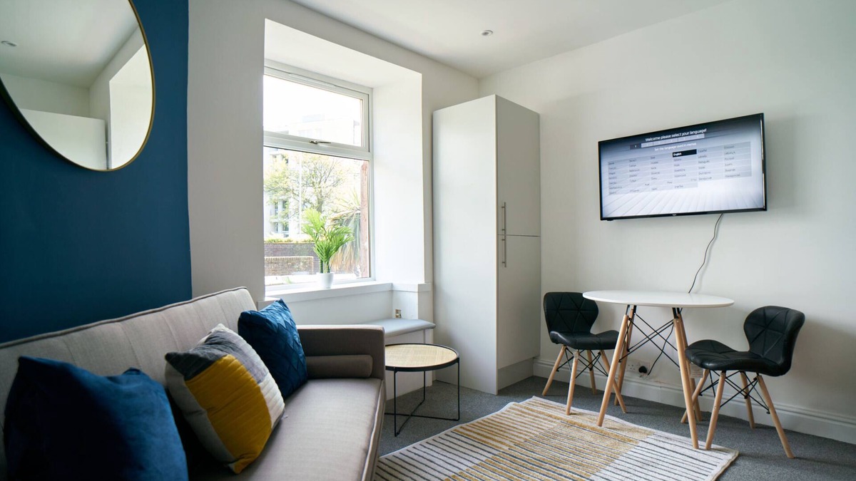 Dumbarton Apartment | Spacious property in Dumbarton