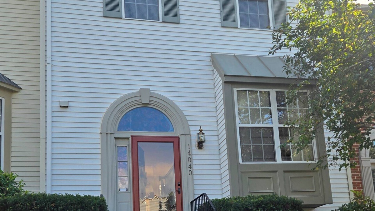 Germantown House | Spacious Quiet 3 Bedrooms Townhome in Germantown, MD (Free Parking)