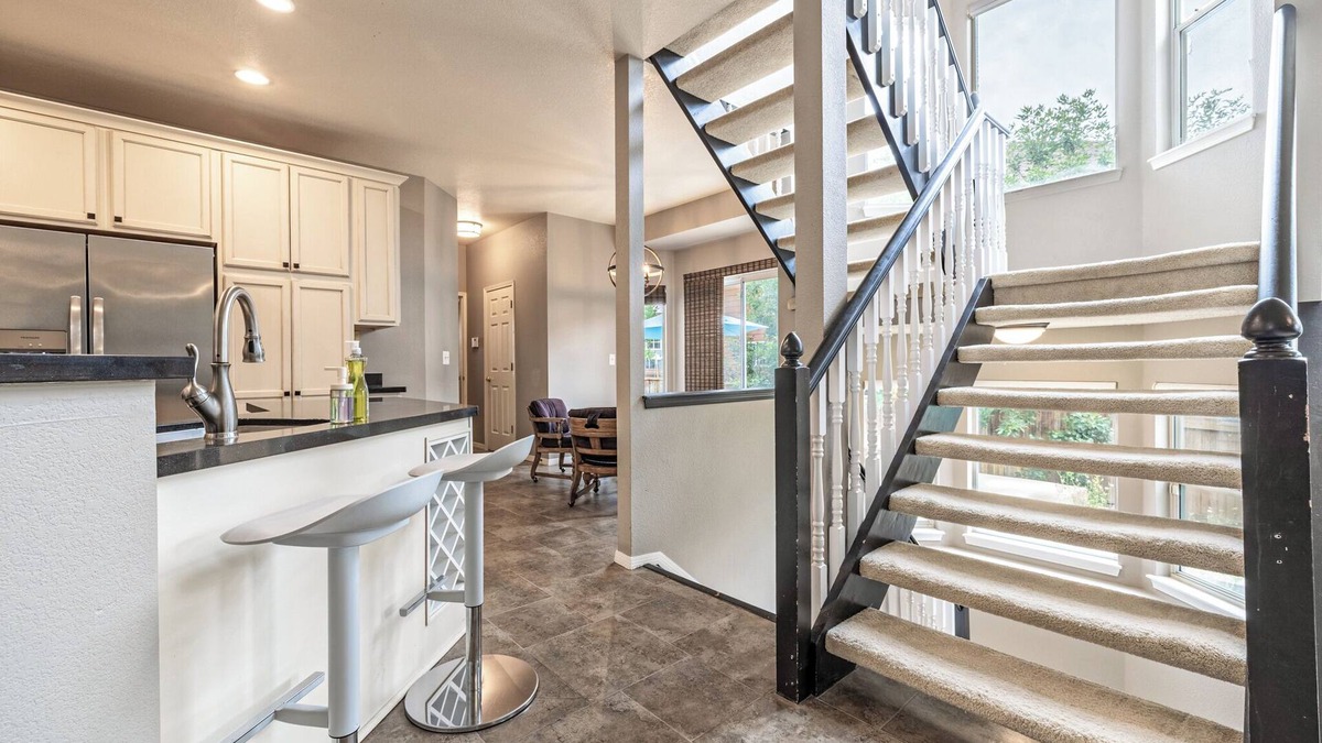 Centennial House | Spacious & Quiet 4BR Home in Centennial