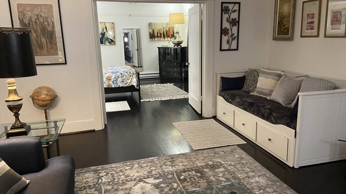 Civic Center Apartment | Spacious, Quiet, Peaceful One Bedroom Retreat -10 mins from UOP, Lodi Wineries!