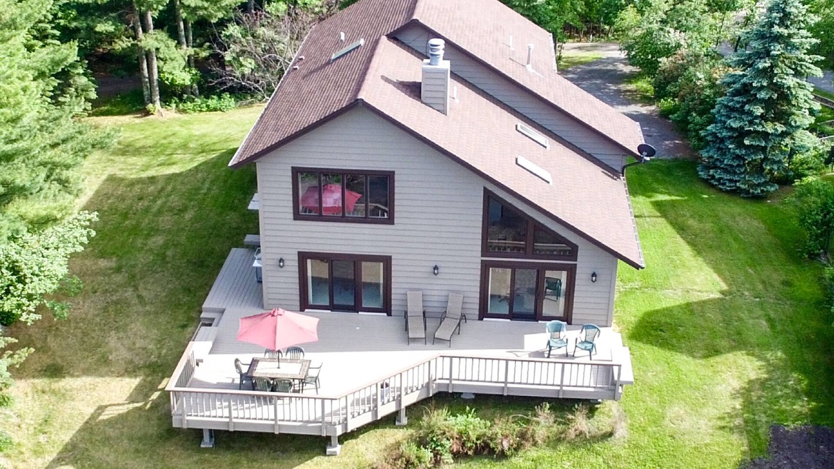 International Falls House | Spacious Rainy Lake accommodation. Beautiful views of Voyageurs National Park.