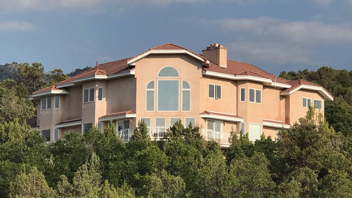 Sevier County House | Spacious Ranch Getaway 8 BR + Office Events up to 60 Guests
