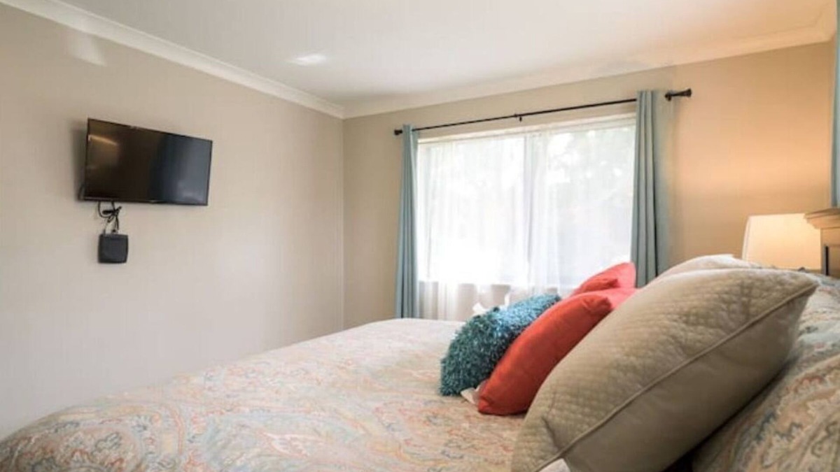 Lauderdale Beach Apartment | Spacious Relaxing Modern home steps to beach #2n