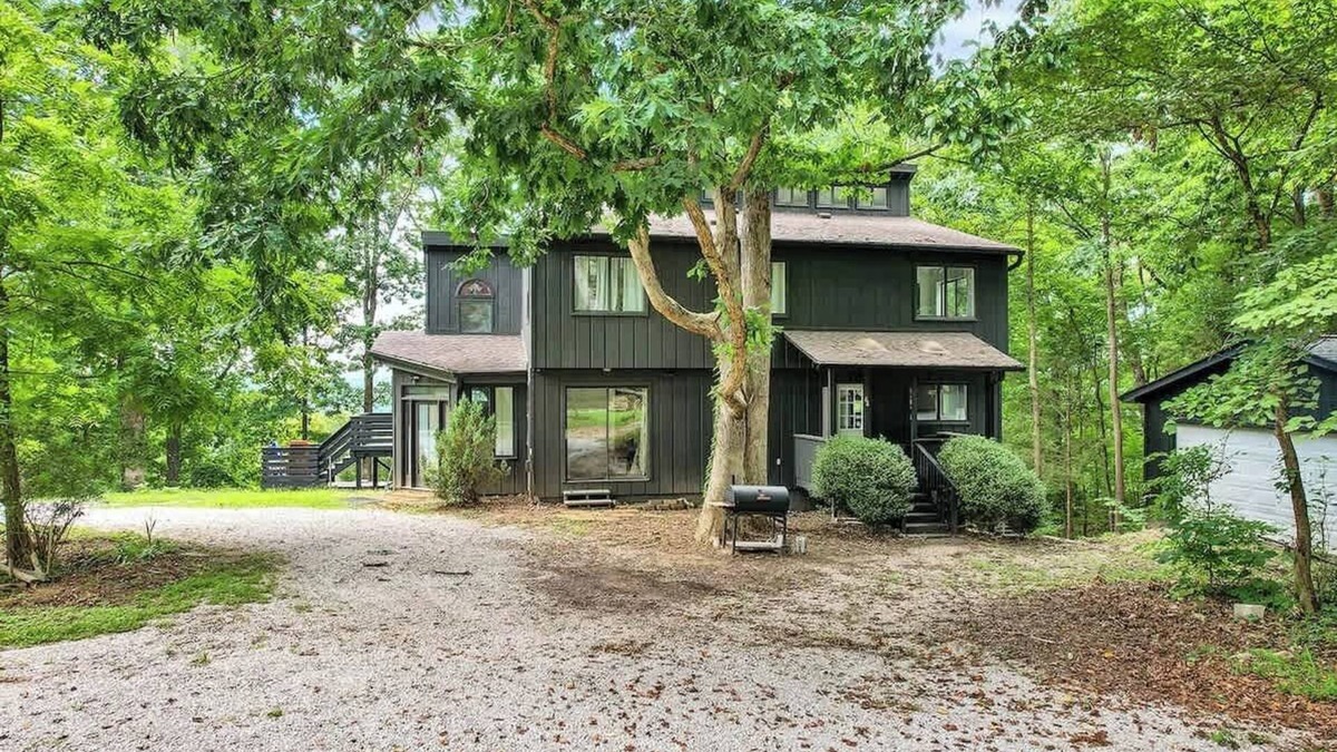 Sewanee House | Spacious Retreat on the Cliffside