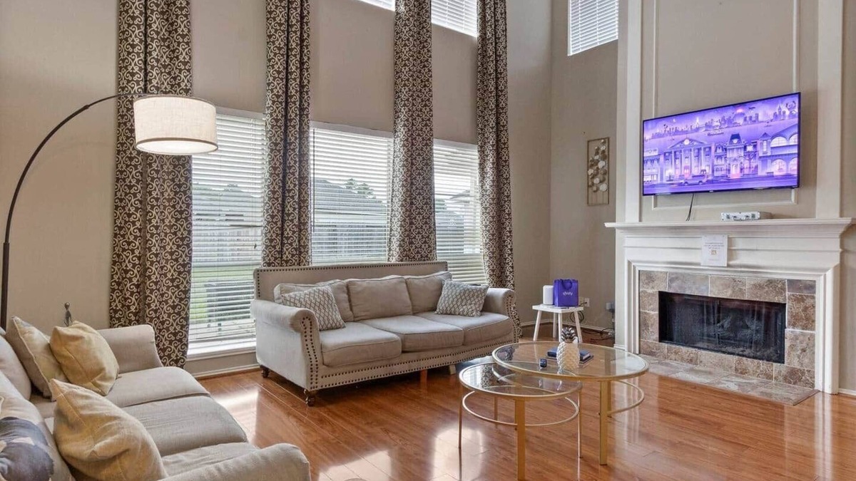 Barker House | Spacious Retreat for Crews, Corporates & Families