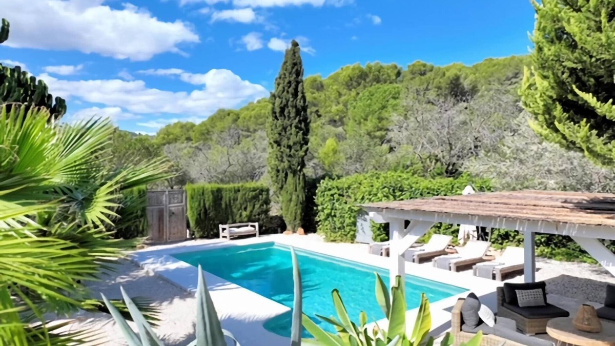 Benissa Villa | Spacious Retreat with Games