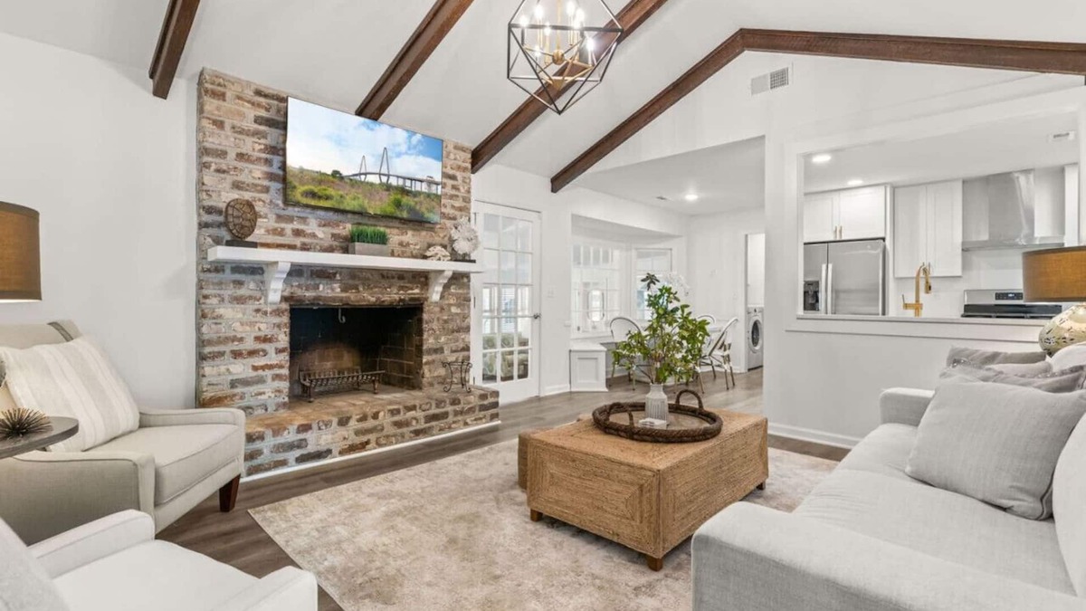 Hanahan Apartment | Spacious Retreat with Pool