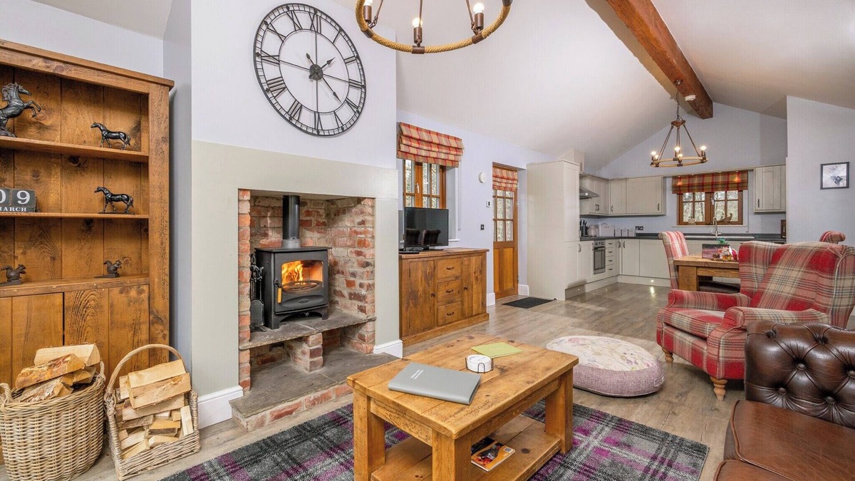 Whitebridge Ski Chalet | Spacious riverside lodge with mountain views.