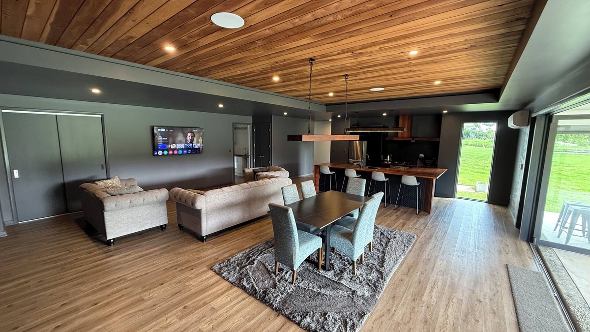 Whangarei House | Spacious Rural Two Bedroom still close to town