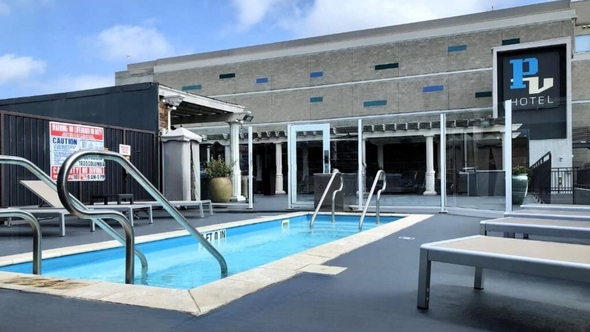 Little Italy Hotel | Spacious Scenic Suite Great for Art Lovers by San Diego Attractions | 4 Units