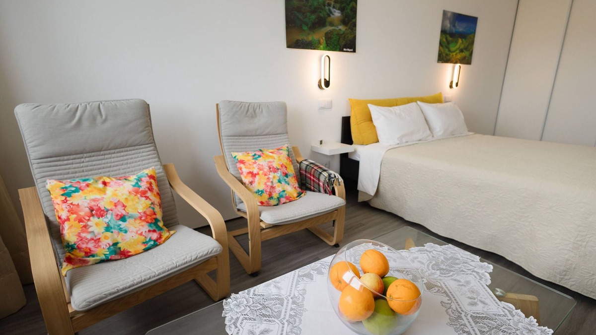 Lagoa Apartment | Spacious Seaside apartment A - Faraway