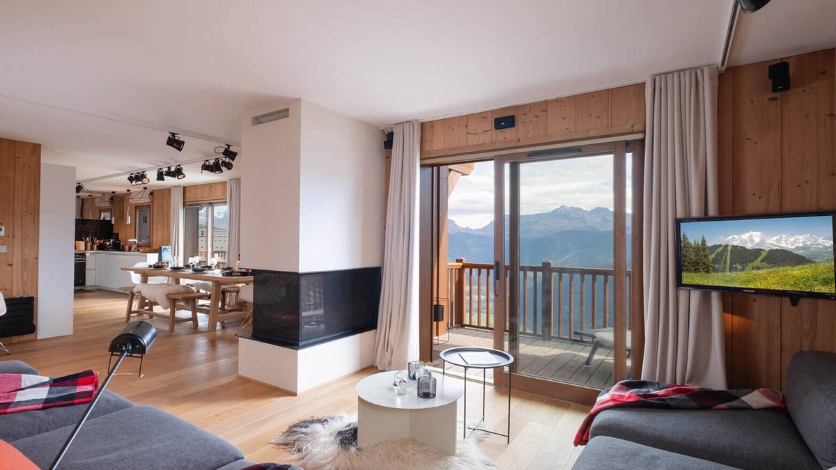 Bisanne 1500 Apartment | Spacious ski-in/ski-out duplex with stunning views