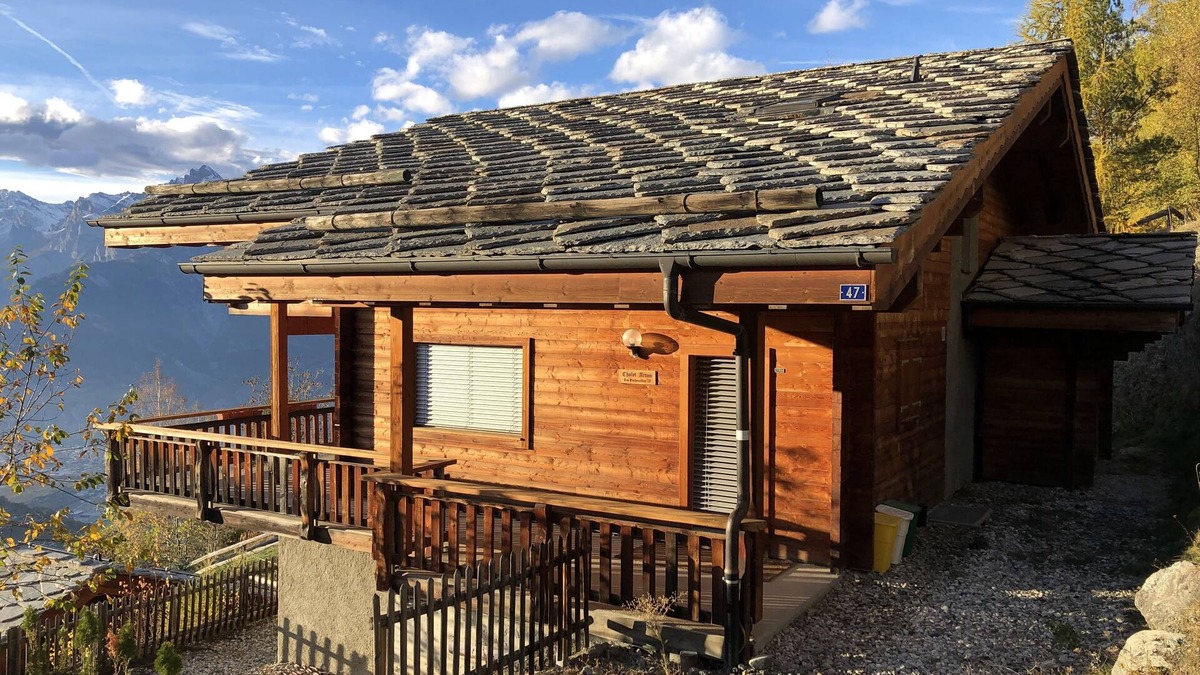Nendaz Ski Chalet | Spacious ski retreat in Veysonnaz/4Vallees with stunning views - sleeps 12.