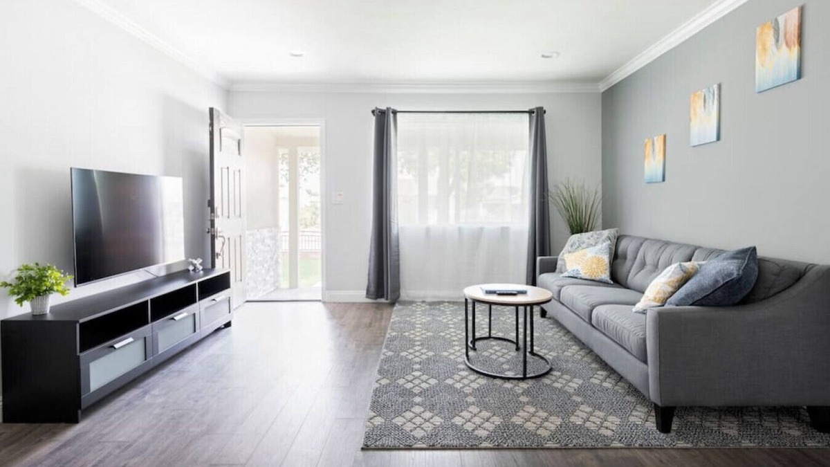 Azusa House | Spacious Sleek New Home in Azusa w/2 King Beds, 2 Luxurious Baths, Full Kitchen, and Gated Parking Spot.