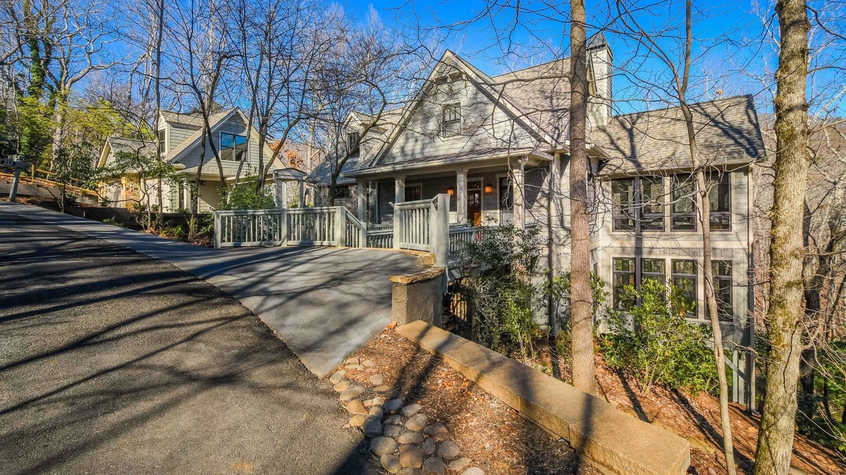 Big Canoe House | SPACIOUS SPECTACULAR BIG CANOE HOME OVER STREAM. WATERFALLS, TRAIL Mountain VIEW