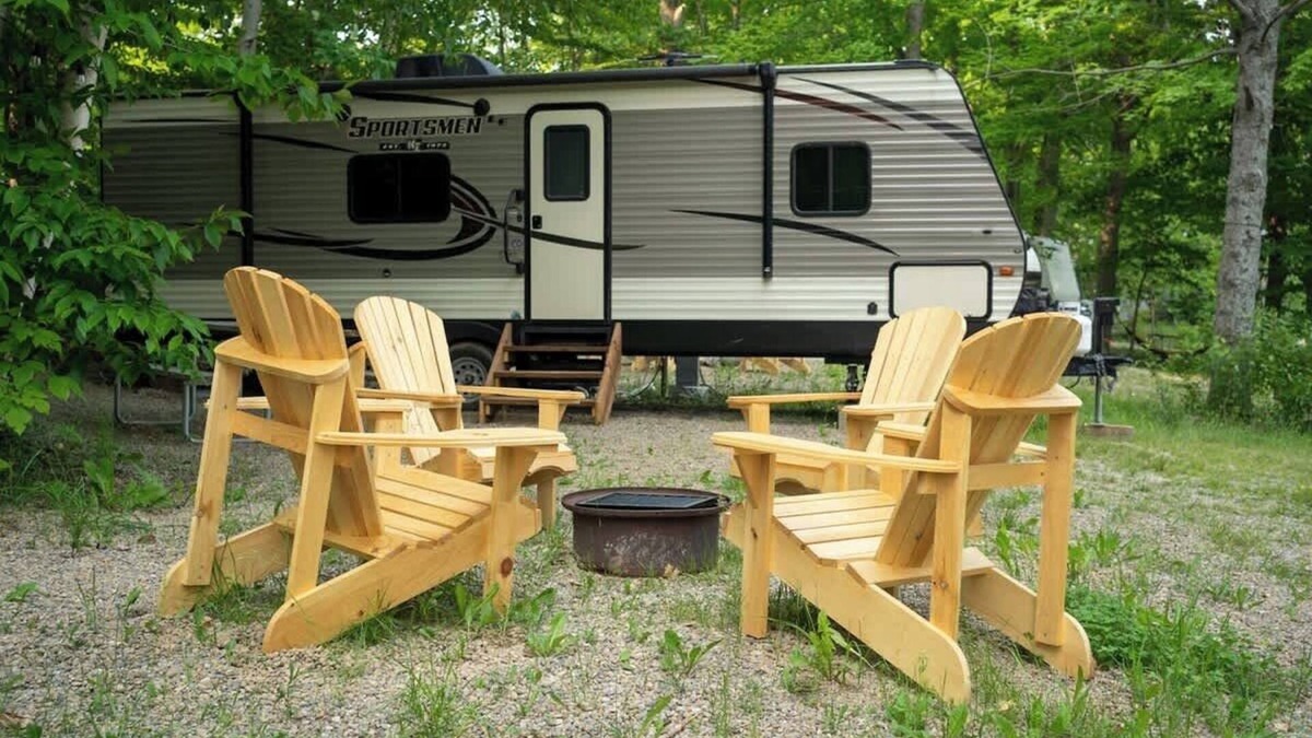 Miller Lake House | Spacious Sportsman RV | Luxury Glamping by Grotto
