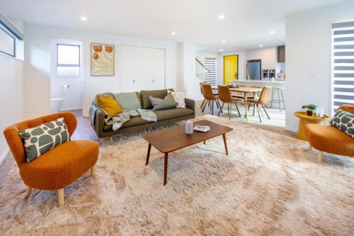 Christchurch Apartment | Spacious Stay near Avon River with Carpark