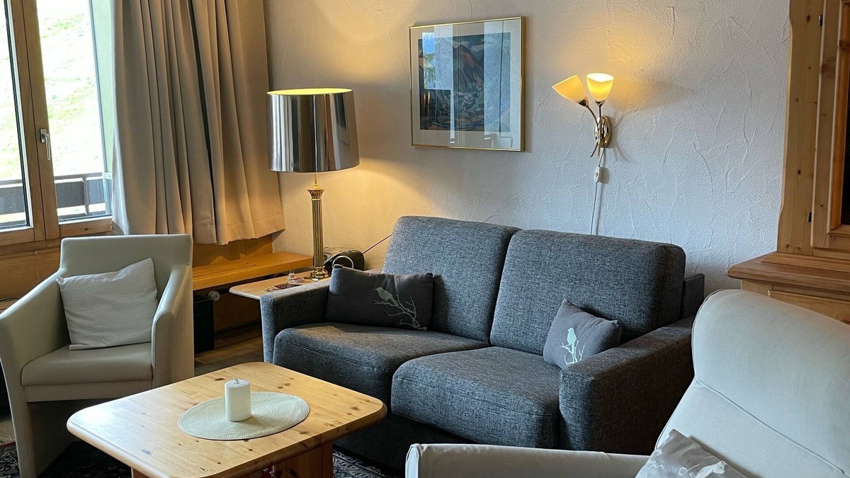Davos-Dorf Apartment | Spacious studio for 1-3 people. with balcony, swimming pool and sauna, Davos-Dorf