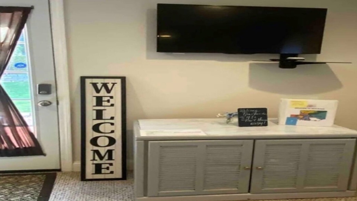 Lilburn Apartment | Spacious Studio Gem! North of Atlanta Basement Apartment Free Wi-Fi