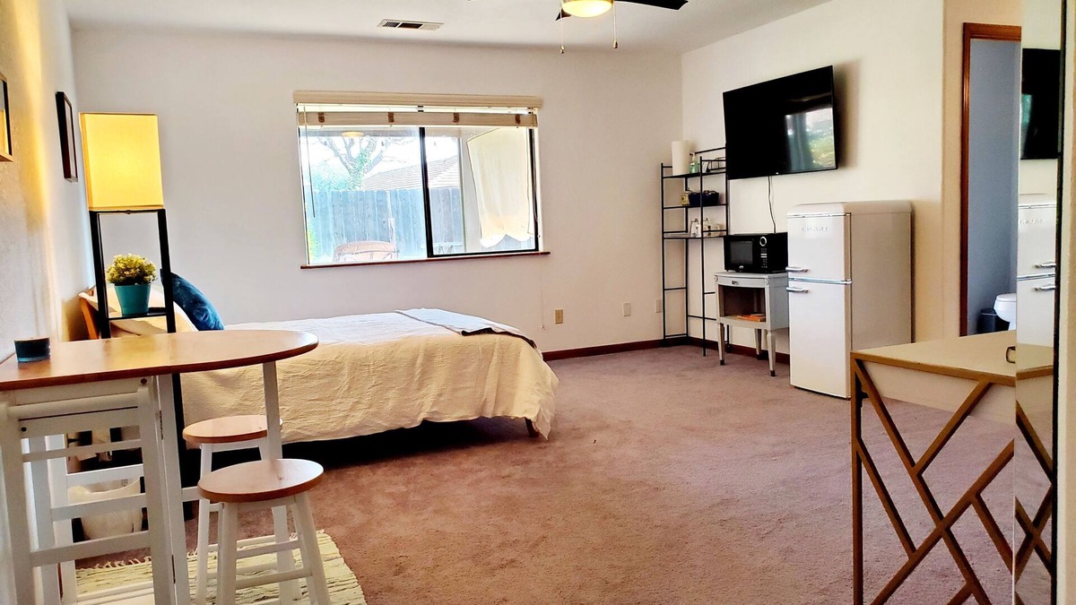 Porterville Apartment | Spacious Studio in Porterville