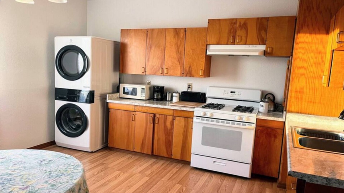 Downtown Apartment | Spacious Studio