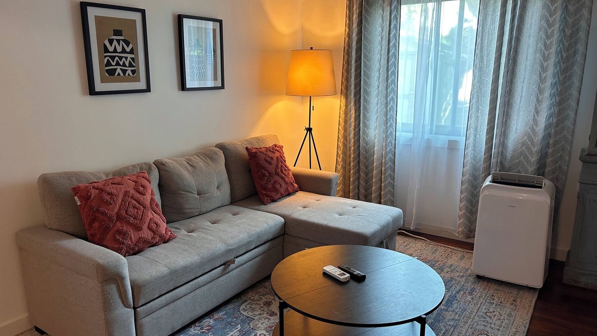 Jewell Heights - Hoffman Heights Apartment | Spacious studio with kitchenette in enchanting Aurora
