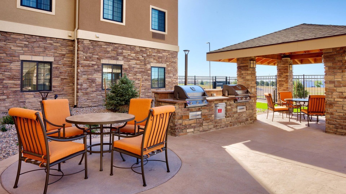 Cheyenne Condo | Spacious Suite with FREE Breakfast + Wi-Fi | Great for Business!
